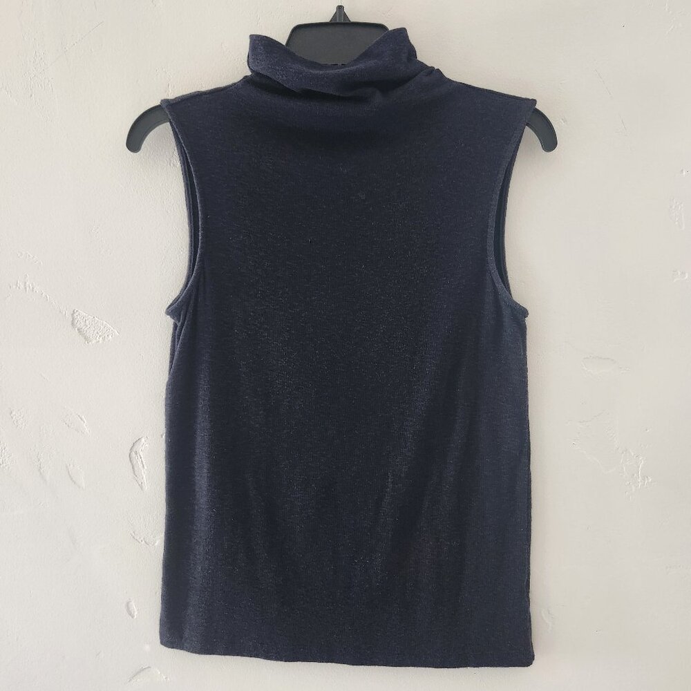 Marled mock neck sleeveless shirt